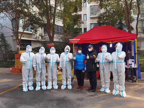 pg电子自愿者起劲加入防疫事情.jpg